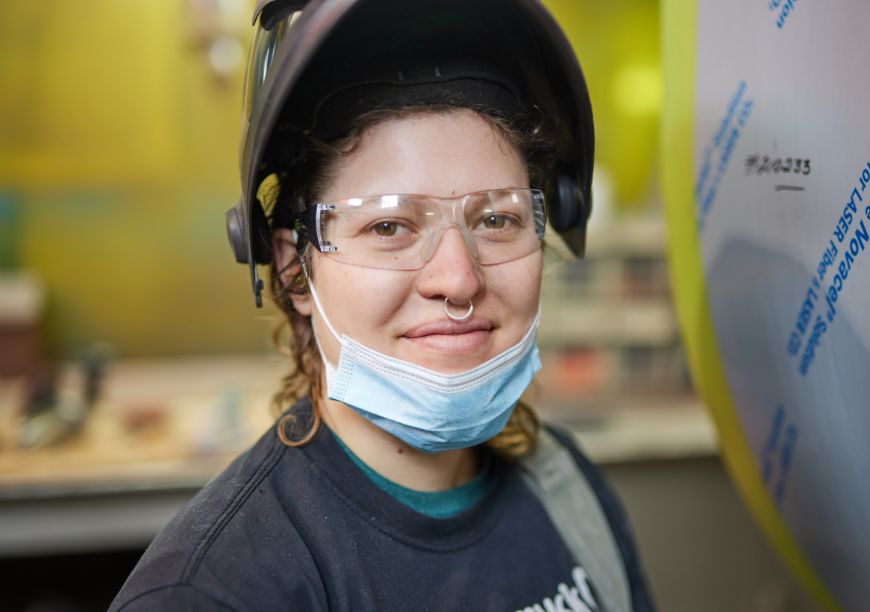 happy worker in canada (1)